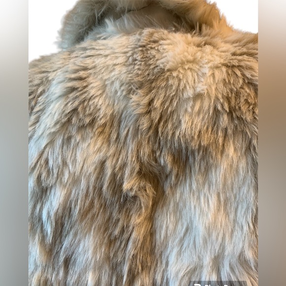 Stylish Cream Faux Fur Women's Vest NWT Sz Small - Picture 3 of 3